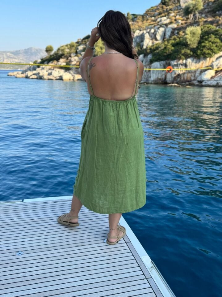 SAÇAKLI ASKILI KETEN ELBİSE